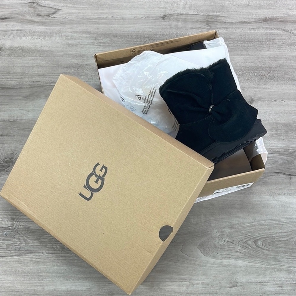 🍁UGG🍁 CLASSIC MINI TWIST BOOTS - Picture 10 of 10